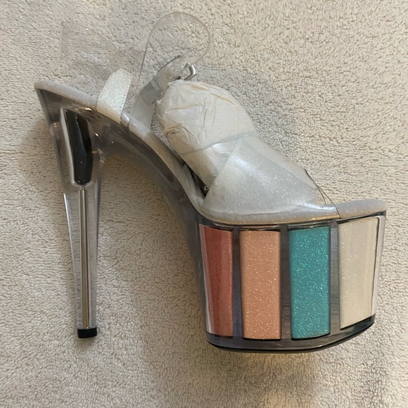 Ellie Shoes 7” heel with multicolored glitter platform. - Picture 2 of 6
